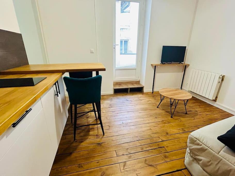 Studio Aurillac Luaran gambar